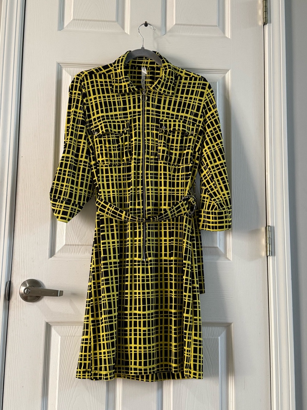 NY Connection Wrap Yellow Black Midi Dress Belt Zip Front Silver Accents GREAT!